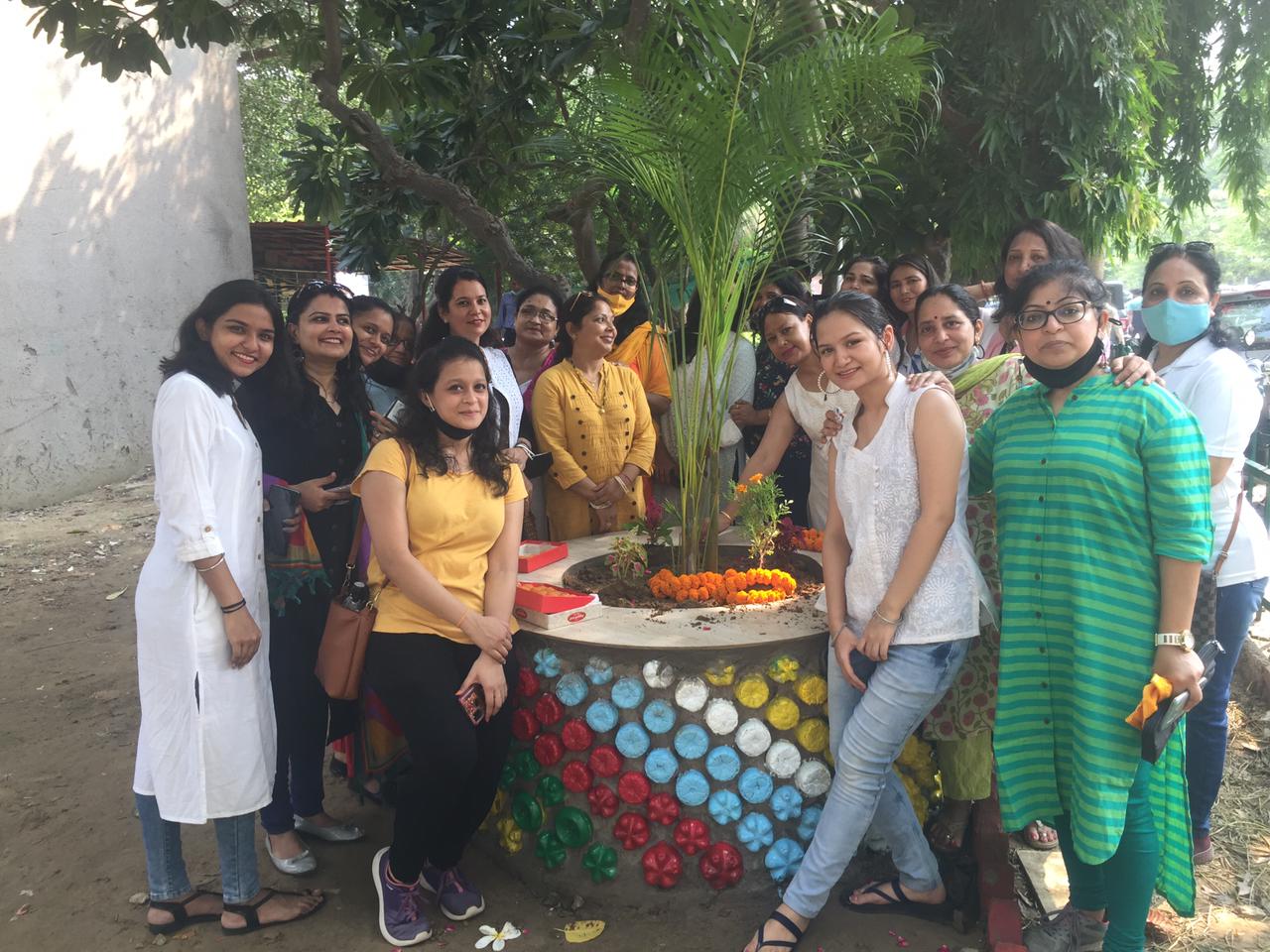 Launch of creative use of waste plastic bottles by Radio Sabrang and BJP's Swachh Bharat Cell of Indirapuram in Ghaziabad