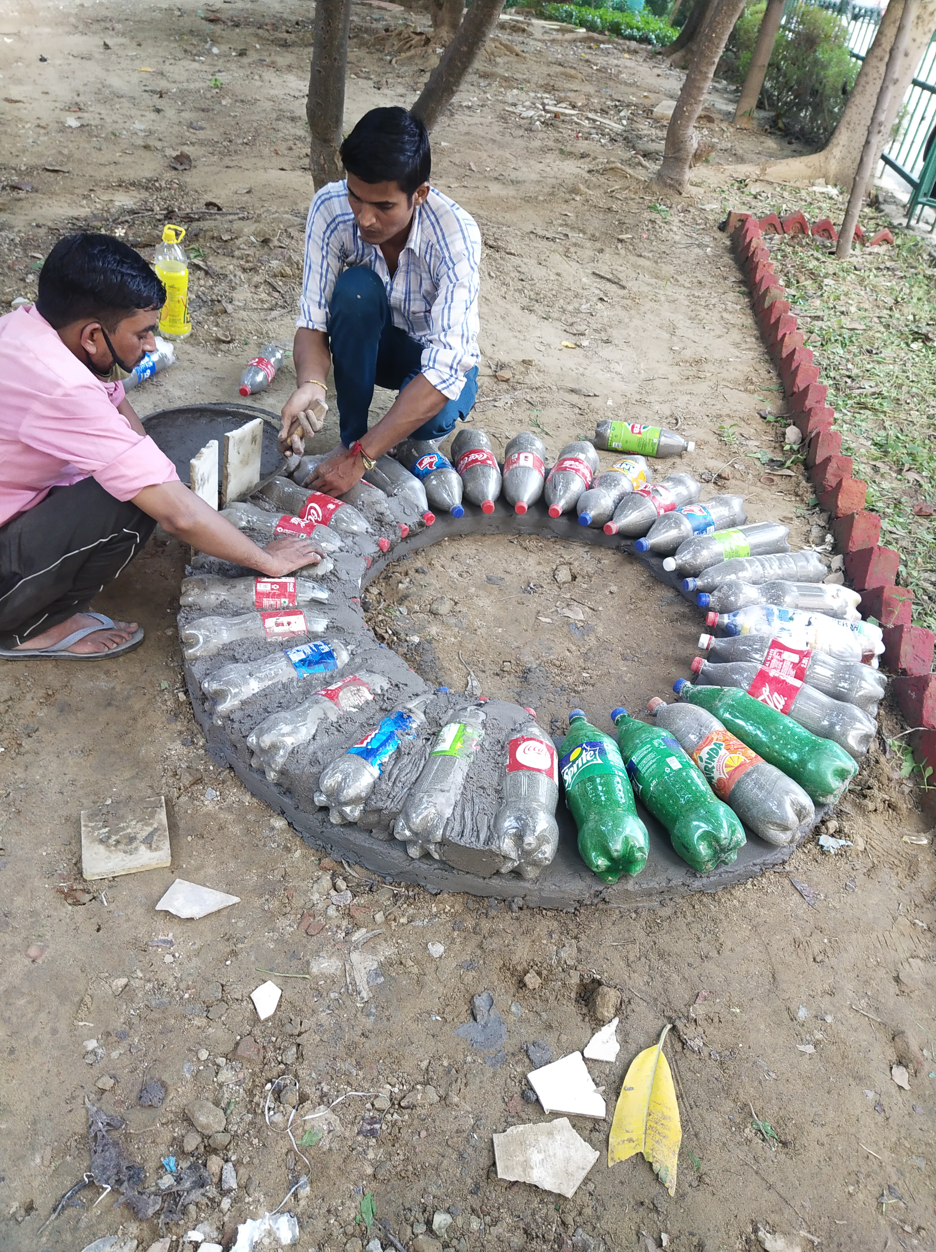 Creative use of waste plastic bottles by Radio Sabrang and BJP's Swachh Bharat Cell of Indirapuram in Ghaziabad